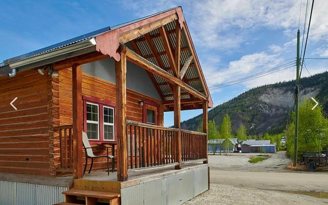 Klondike Kate'S Cabins Hotel ดอว์สันซิตี้ ภายนอก รูปภาพ